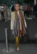 Jaya Bachchan snapped at domestic airport on 7th Jan 2016